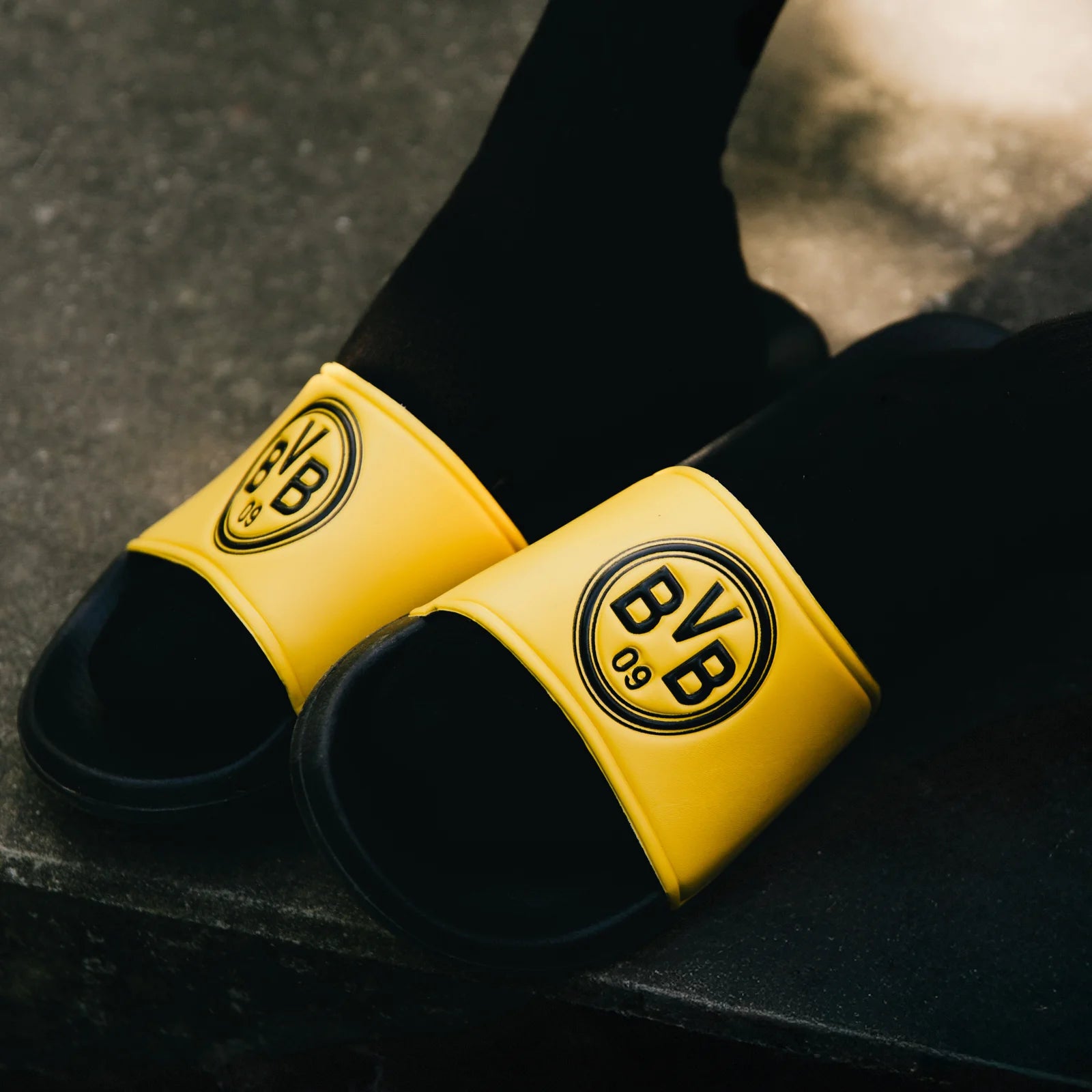 BVB Iconic Lifestyle Badeschlappen