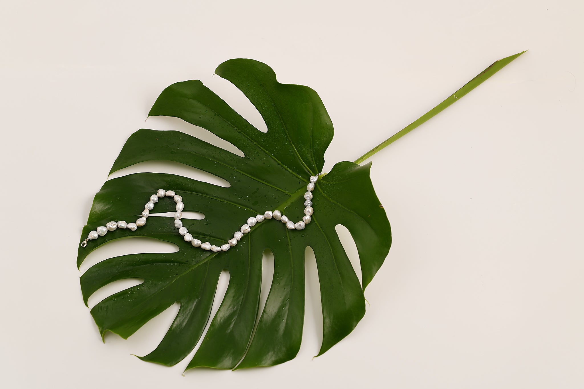 Perles d'eau douce blanches Keshi