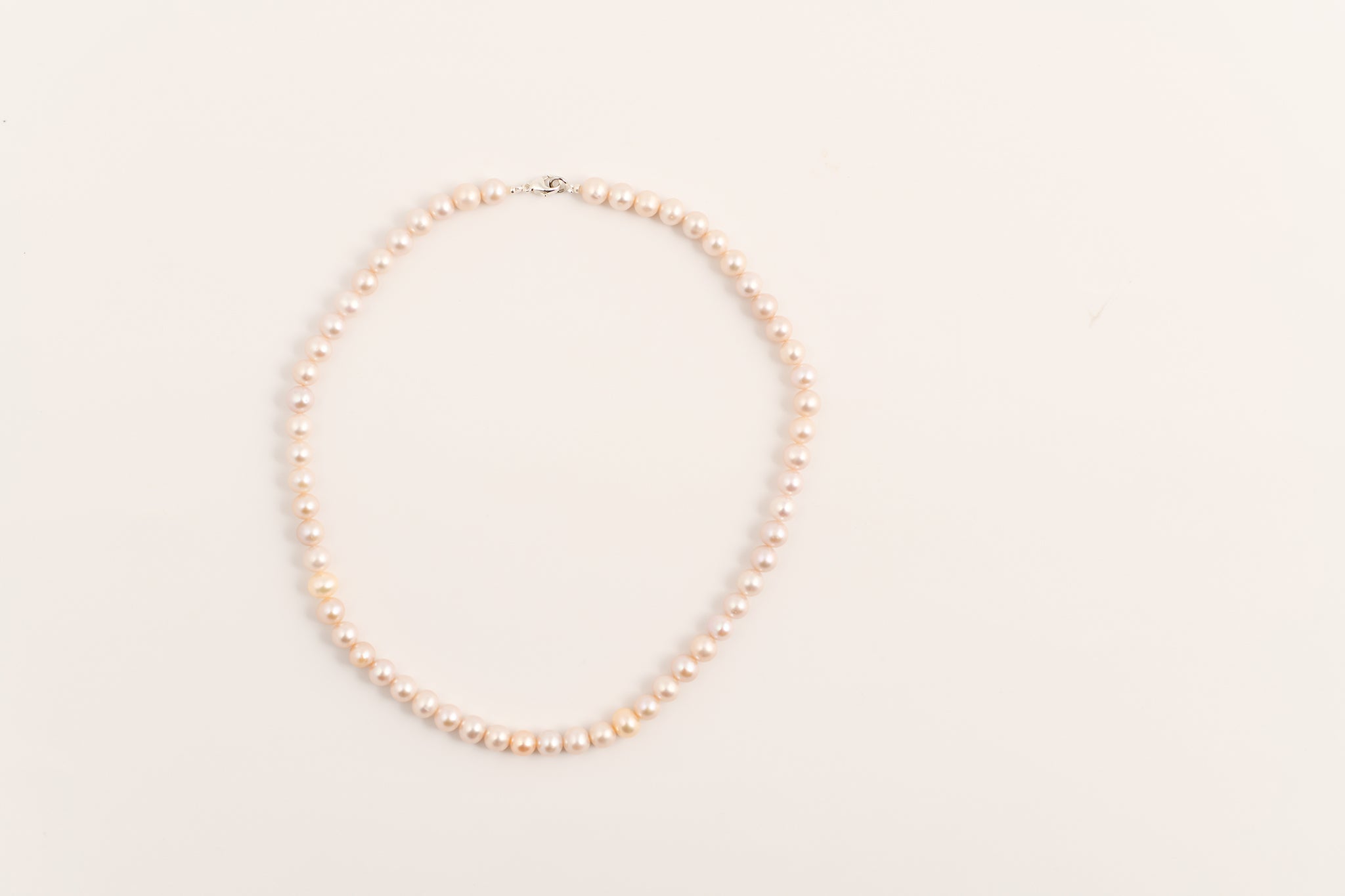 Collier de perles d'eau douce saumon