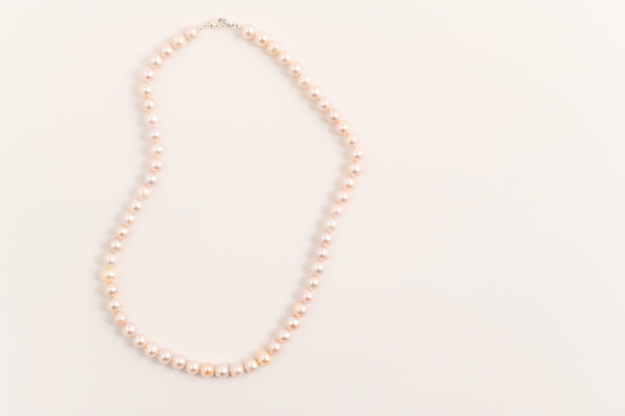 Collier de perles d'eau douce roses