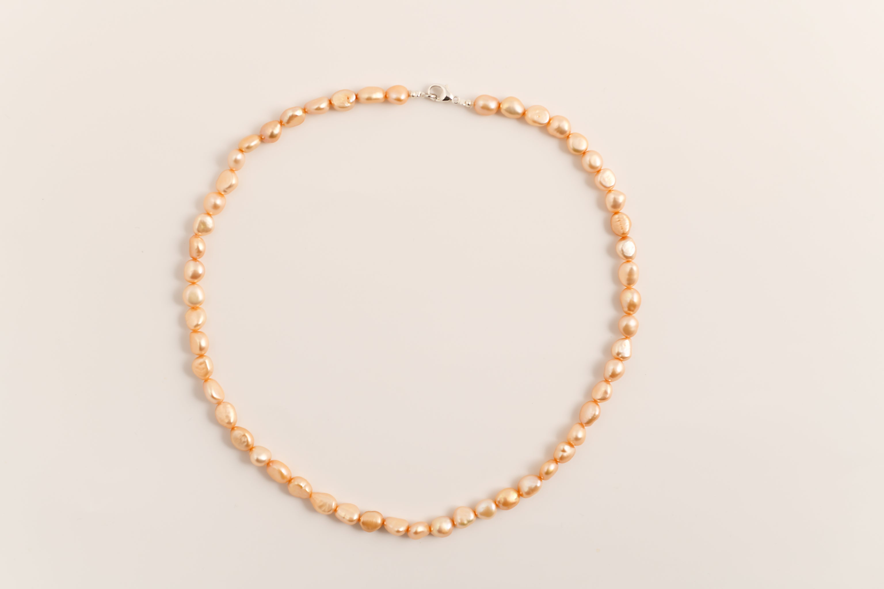 Collier de perles d'eau douce saumon