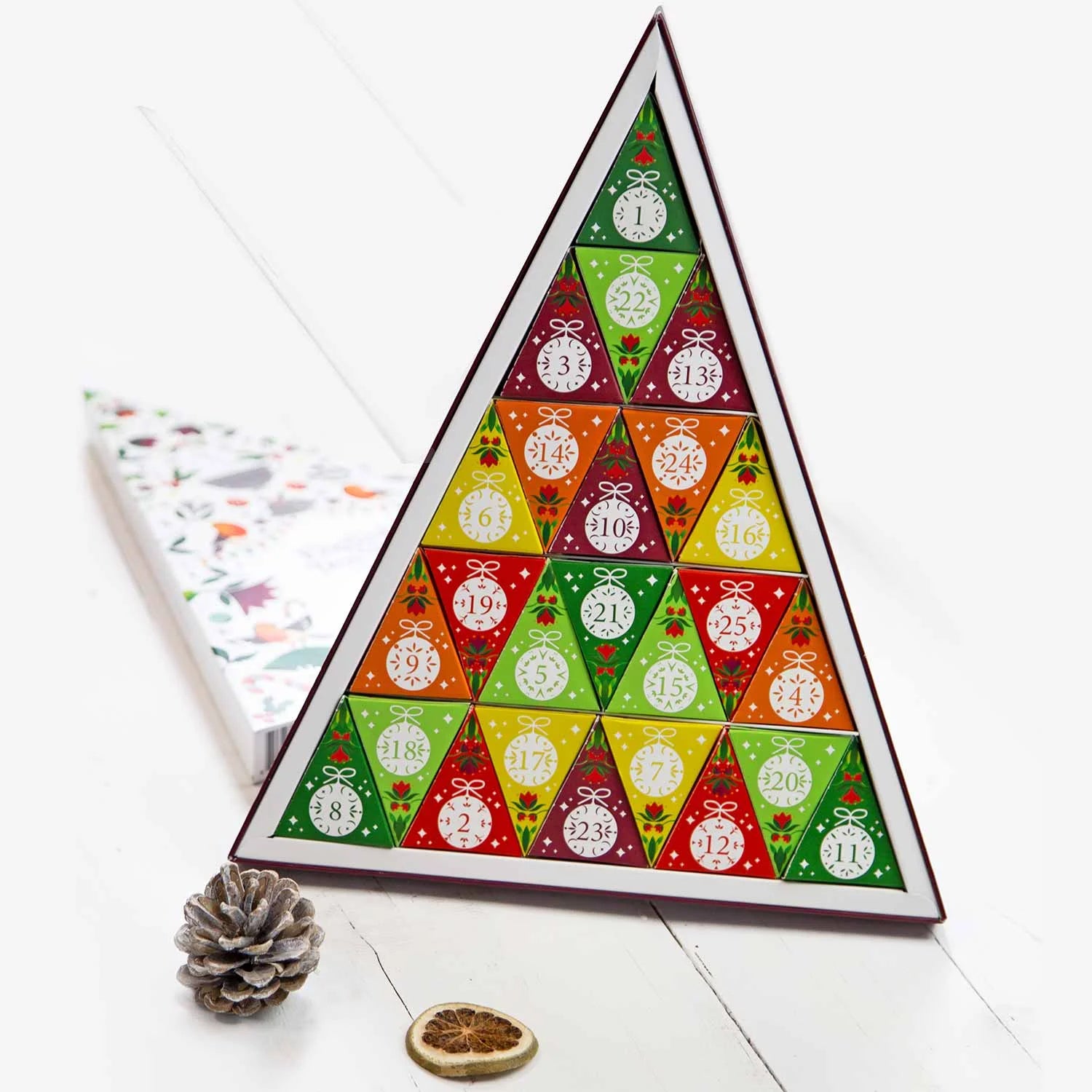 Tee Adventskalender "Mosaik weiß", BIO, 25 Pyramidenbeutel - Jetzt vorbestellen erhältlich ab 1.11.2025