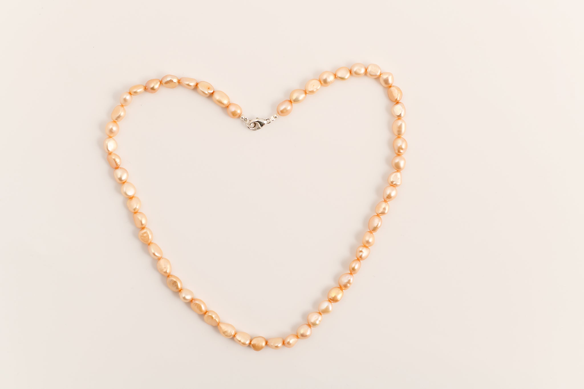 Collier de perles d'eau douce saumon