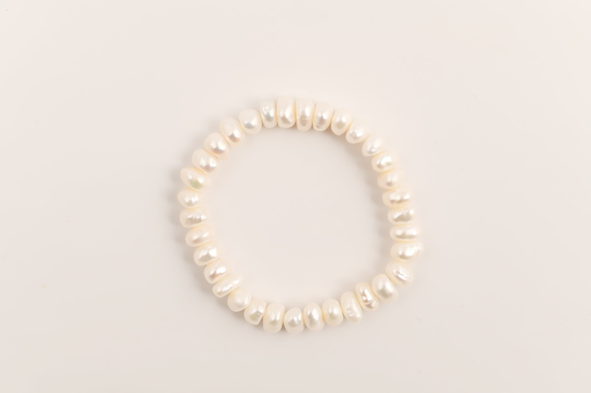 Bracelet de perles d'eau douce irrégulières blanches