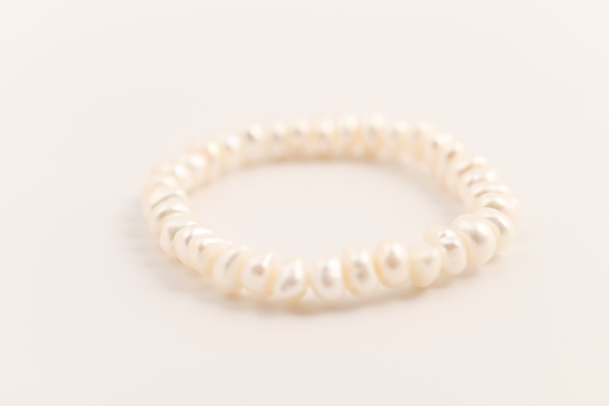 Bracelet de perles d'eau douce irrégulières blanches